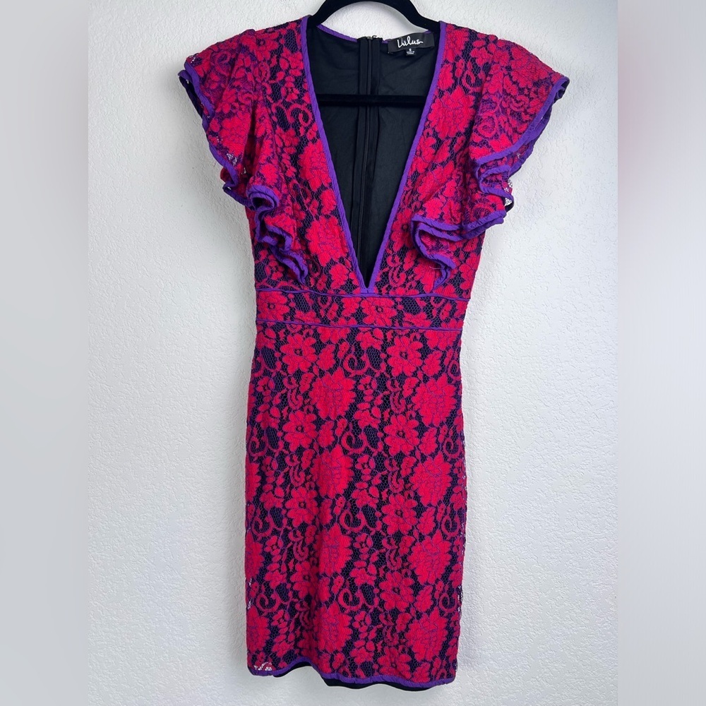Lulu's Cocktail Deep V-Neckline Mini Red Dress Size Small